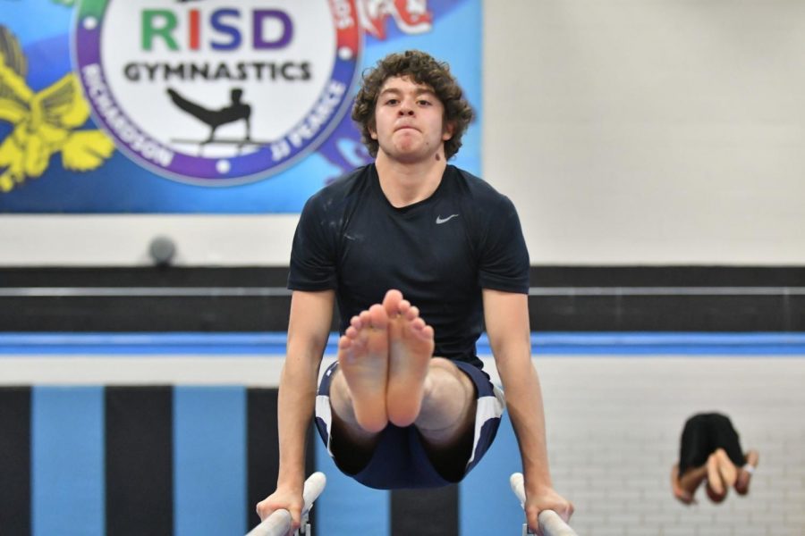 Junior+Phoenix+Everett+is+the+only+competing+gymnast+to+represent+the+male+gymnastics+team.+He+joined+his+freshman+year%2C+and+now+as+a+junior%2C+he+competes+alone+for+his+school.+I+feel+like+its+is+a+team+sport%2C+He+said.+When+we+compete%2C+its+individual%2C+but+were+really+a+team+%E2%80%93+were+a+family.
