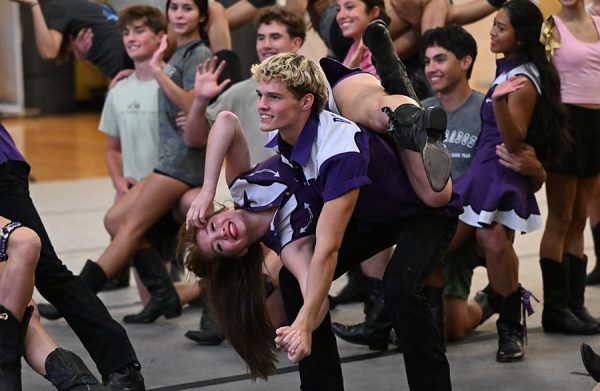 Senior Desperados officer Mia Ortiz, senior Joel Gray and the rest of the Desperados rehearse their “Play Something Country” routine in preparation for Messtival. Talon photo by Marcelo Zuniga.
